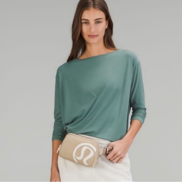 LuluLemon Everywhere Belt Bag - Picture 5 of 8